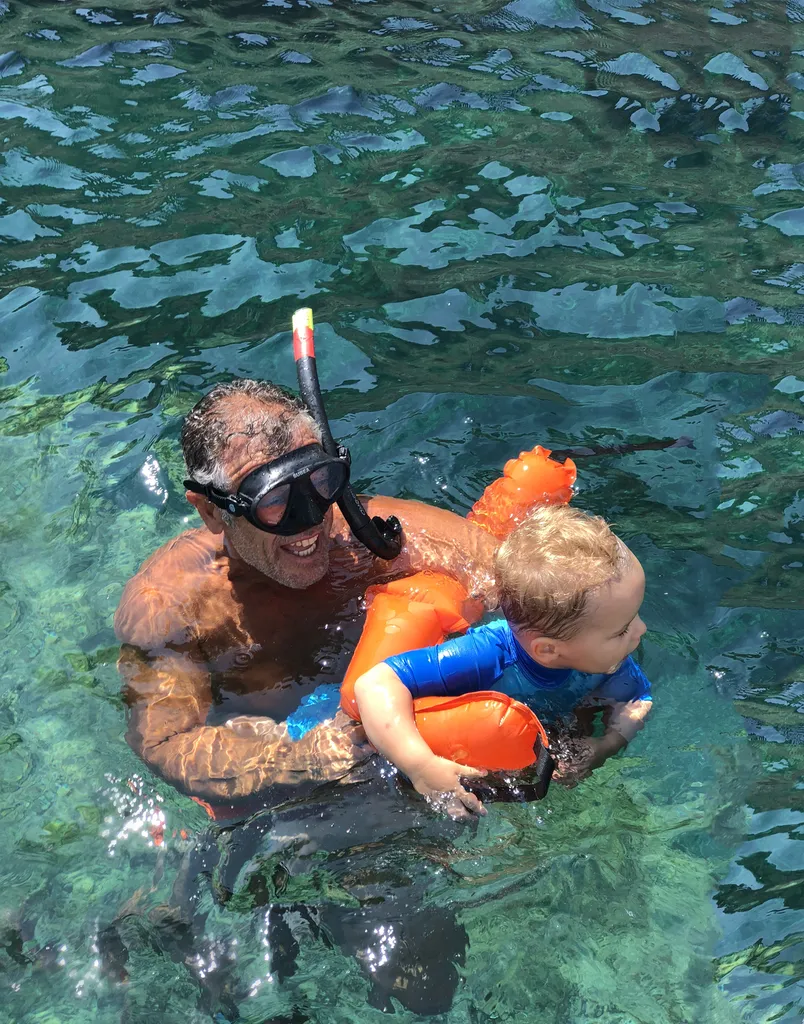 L'Eden Boat skipper guiding passengers to the best snorkelling spots in the Calanques