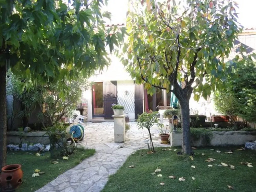 maison carnoux A VENDRE