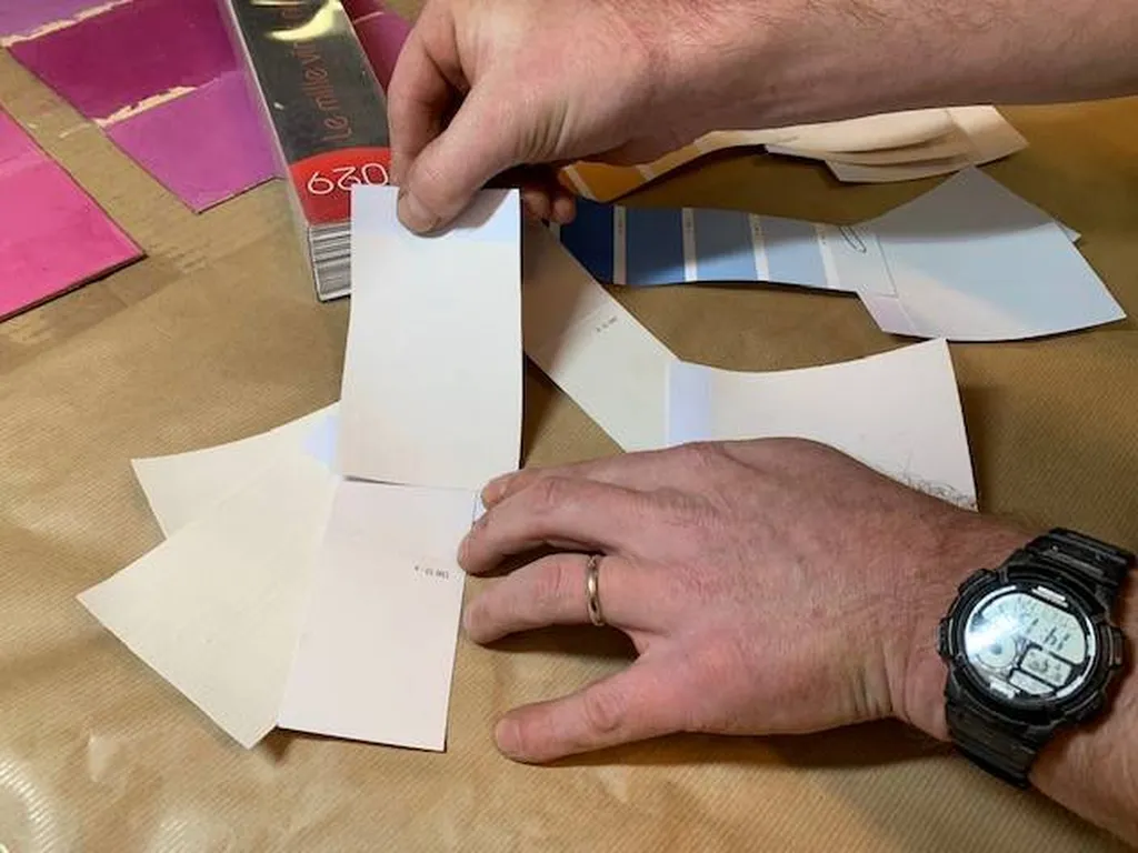 RECHERCHE DE TEINTE TERRE DU MONDE