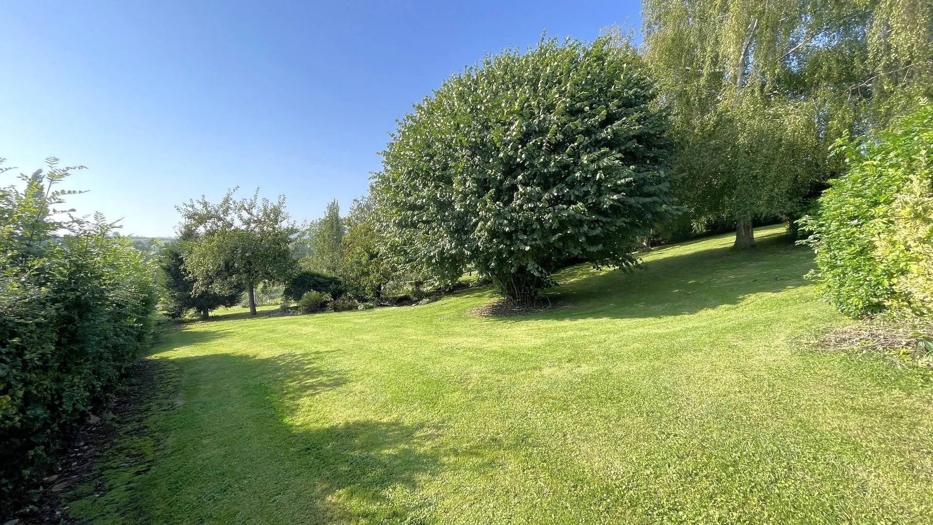 Investissement immobilier en Normandie : Maison avec gîte et dépendances : Une opportunité rare pour un projet de vie ou un investissement locatif.