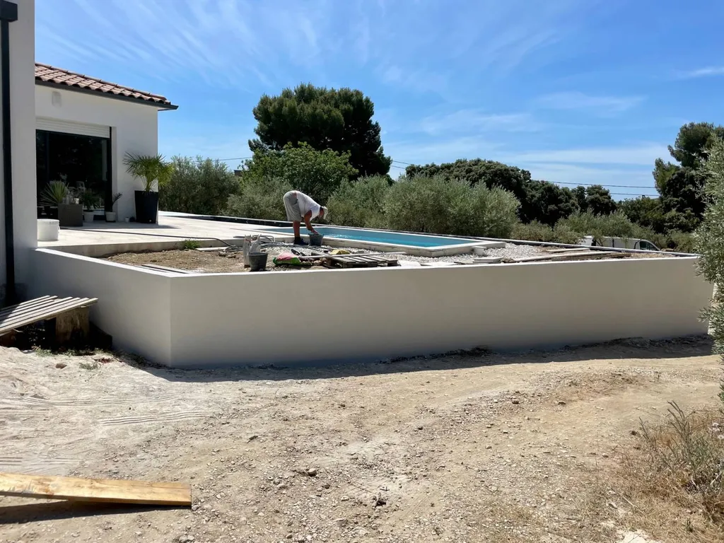 Création mur de soutènement et enduit de façade à La Fare les Oliviers