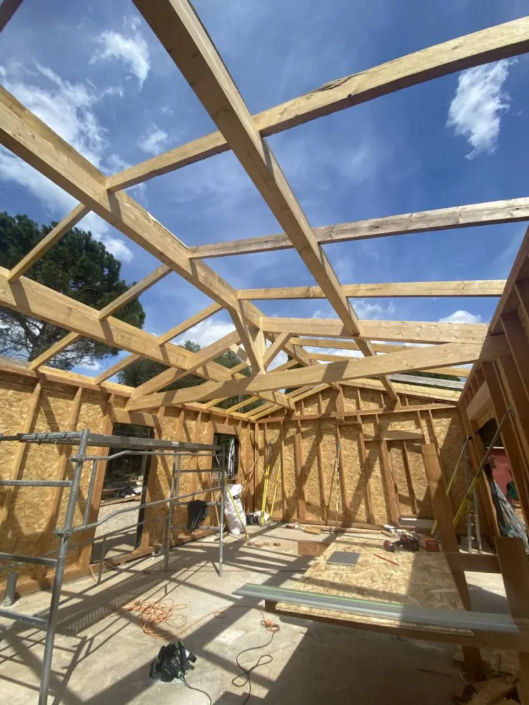 Extension latérale maison ossature bois près de Brignoles dans le Var