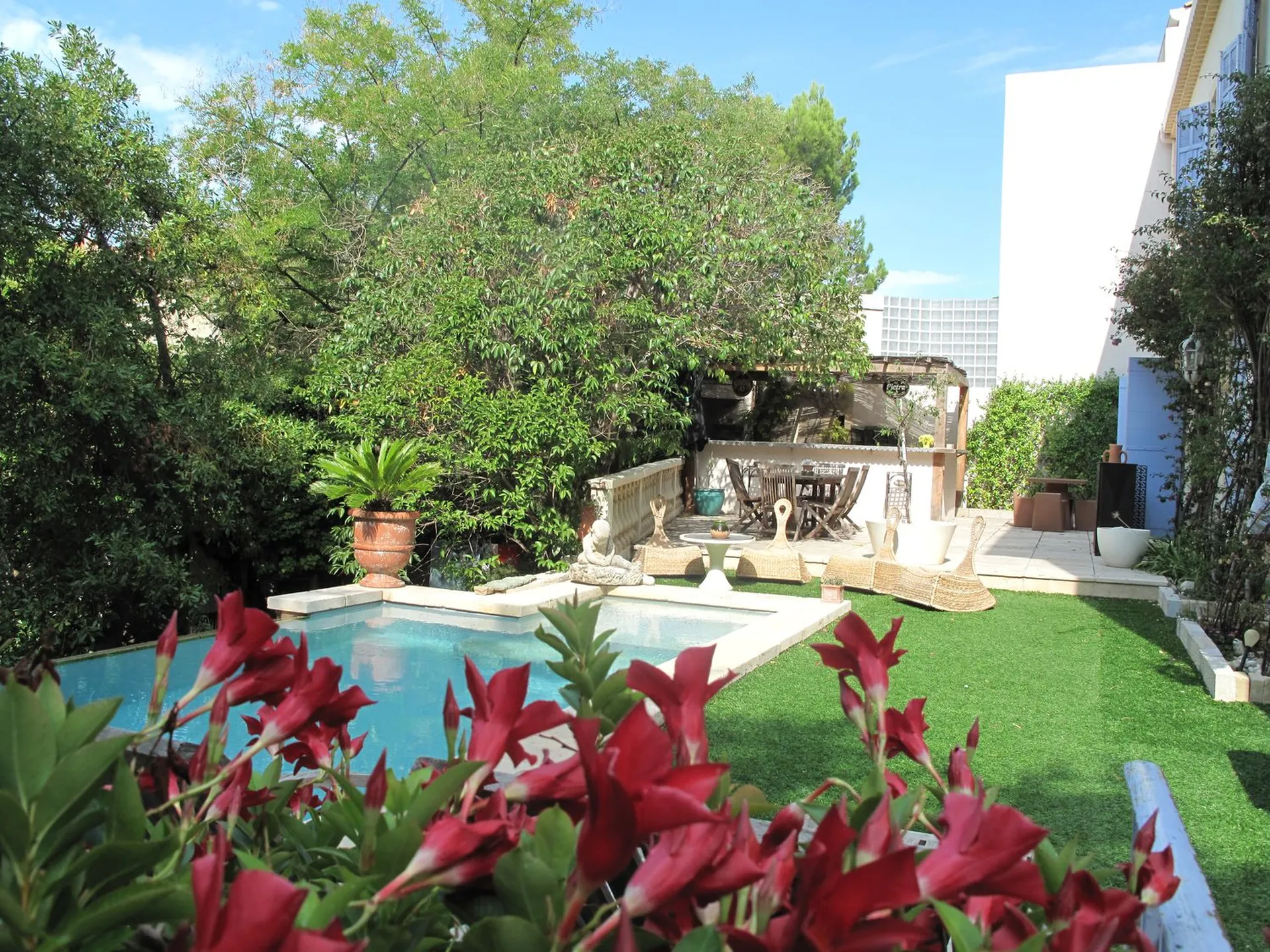 Propriété 7 Cassis absolument unique, édifiée sur 1 400 m² de parc boisé et classé au cœur du village - Coup de cœur ! 