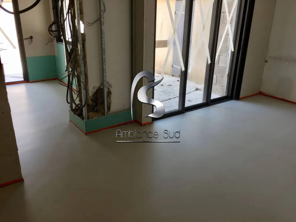 sol en beton cire coule industriel