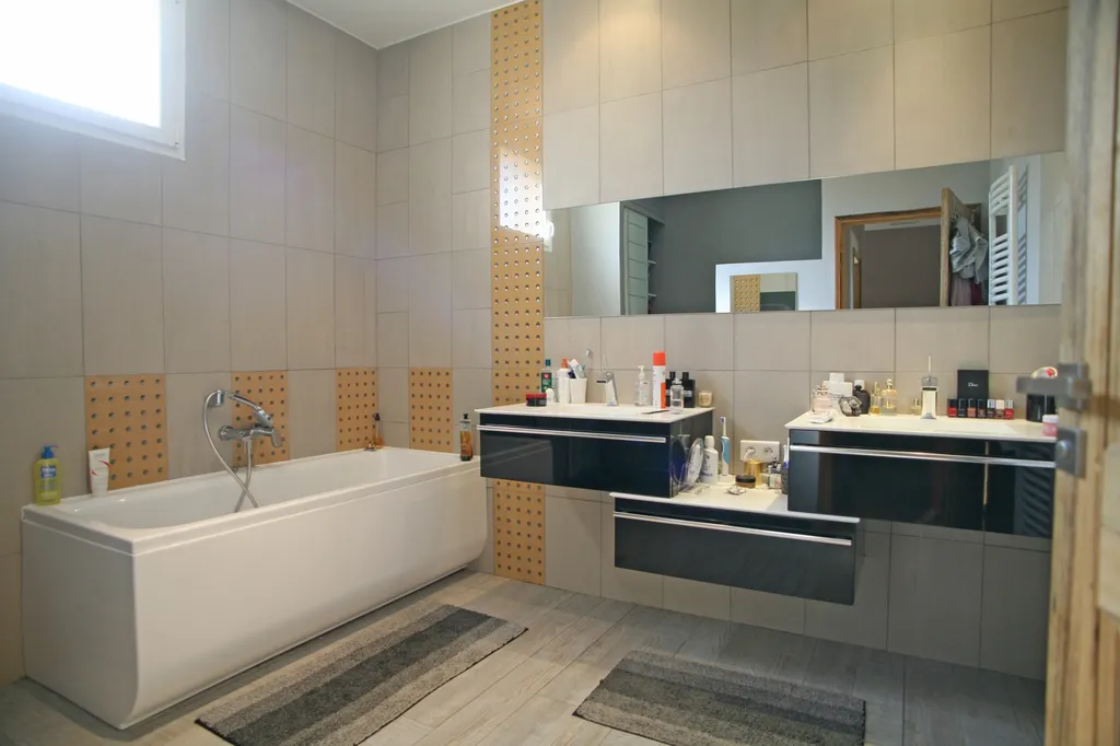 Monts de Vaucluse - Maison traditionnelle avec piscine    