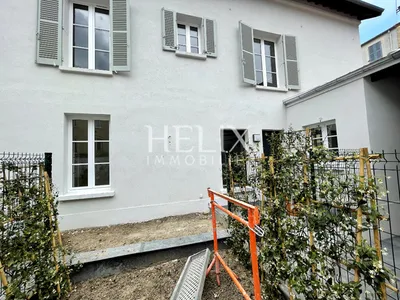 Tout faire à pied dans Saint Germain en Laye en achetant une maison refaite à neuve avec 4 chambres