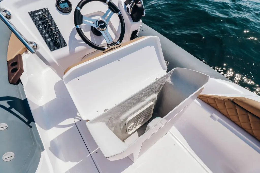 Bateau pneumatique à moteur Soleil 18 Salpa La Martinique