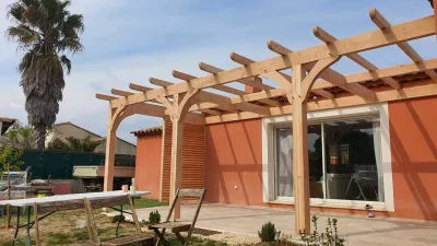 Conception et pose de pergola bois à Rocbaron Var 83
