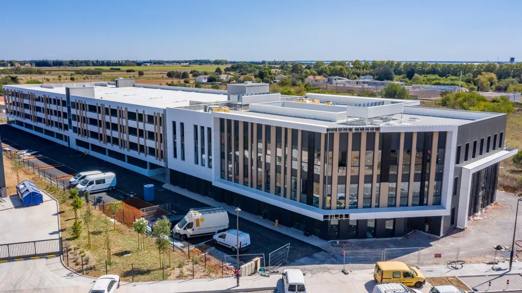 Maîtrise d’œuvre d’exécution pour un bâtiment mixte de bureaux et commerces de 2 700 m² à Mauguio (34)