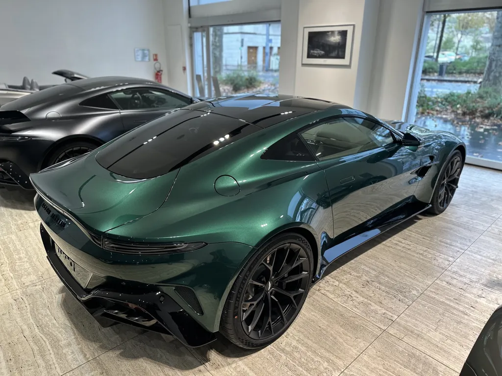 Film de protection PPF Aston Martin Vantage spécialiste de la protection carrosserie sur l’Ouest Lyonnais proche Tassin la demi lune 