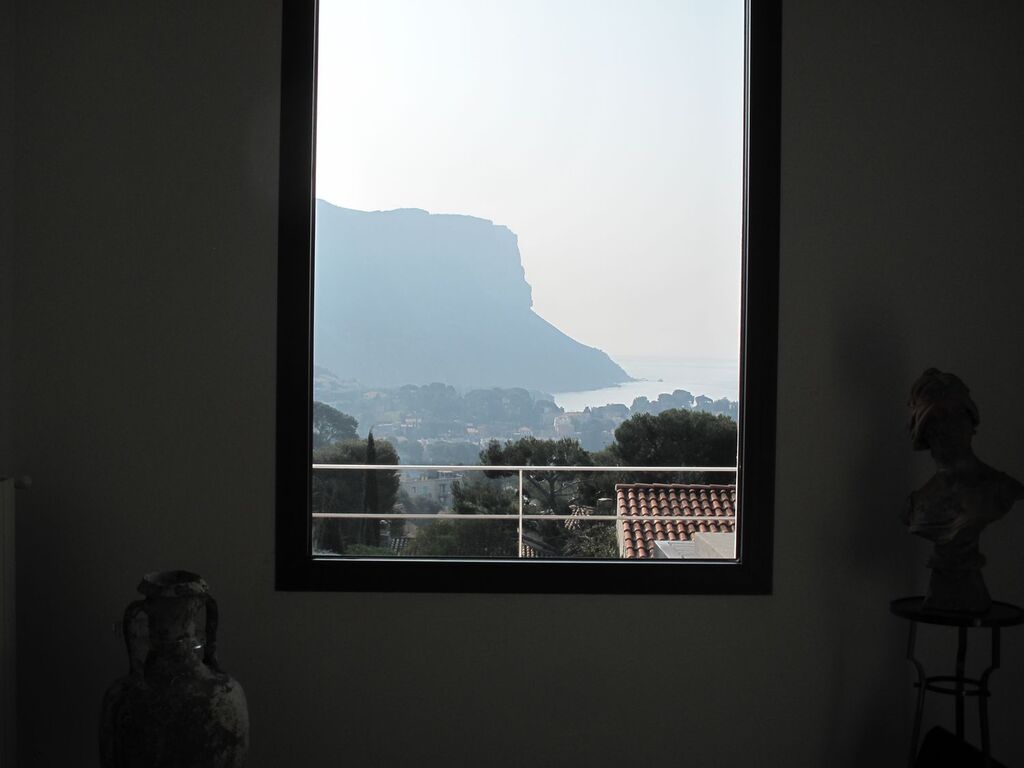 Cassis proche village maison vue mer