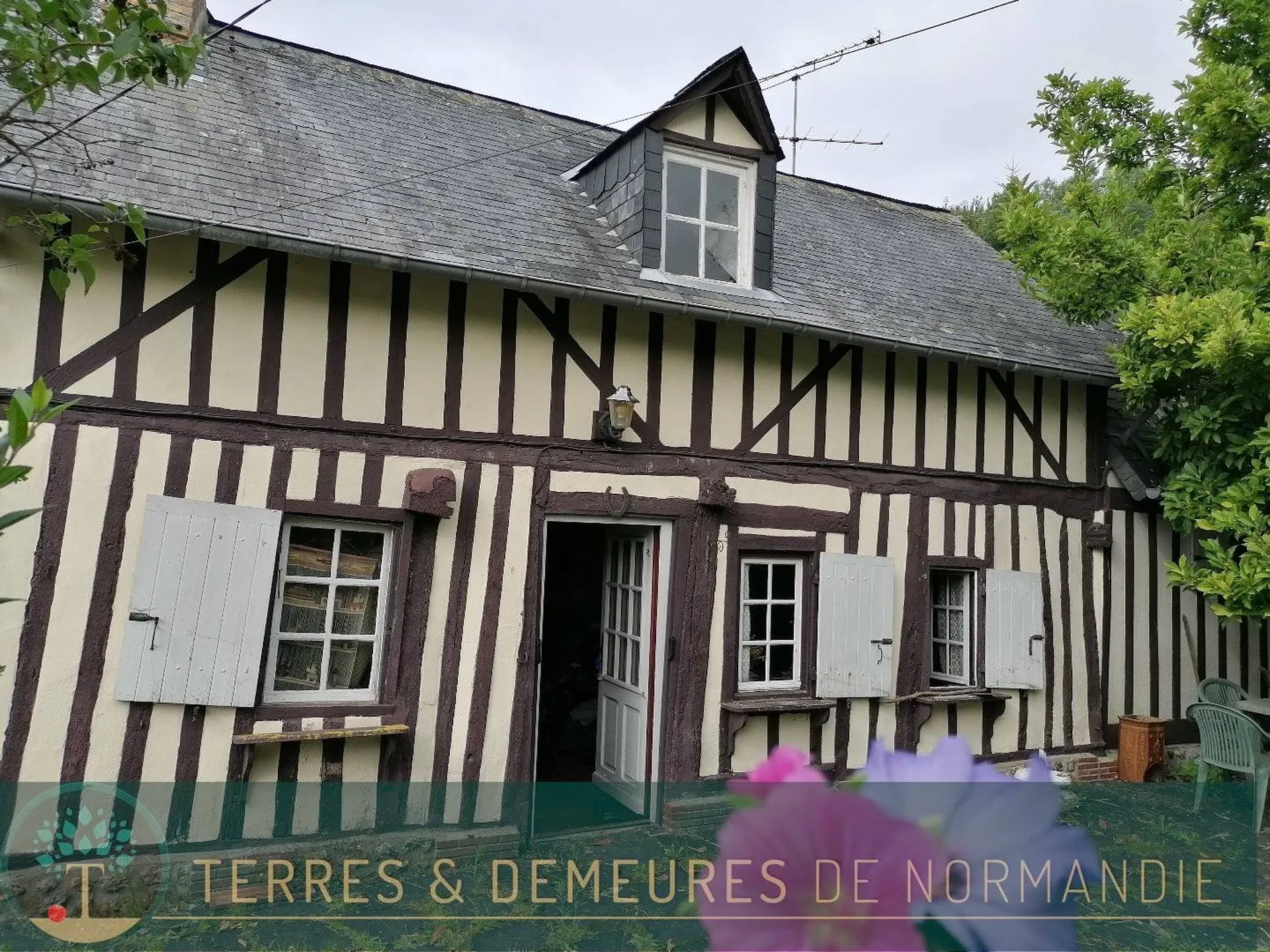 Centre village de Cormeilles, maison normande et jardin. EURE 27