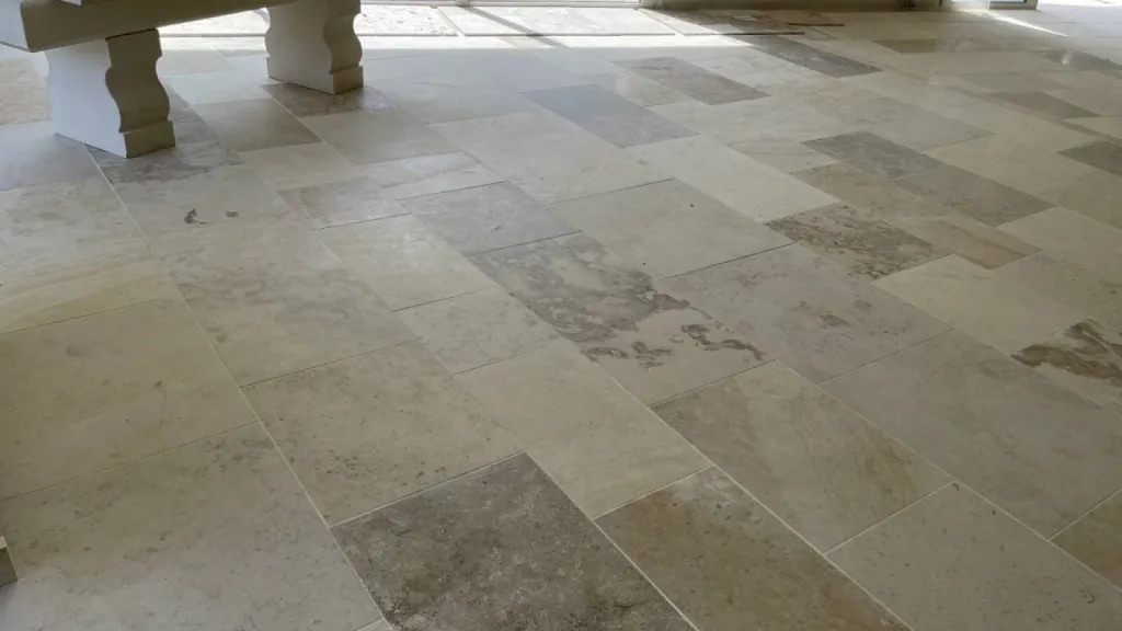 Spécialistes en pierre naturelle de qualité au meilleur prix : extérieur, intérieur, parement, margelle, travertin, carrelage.