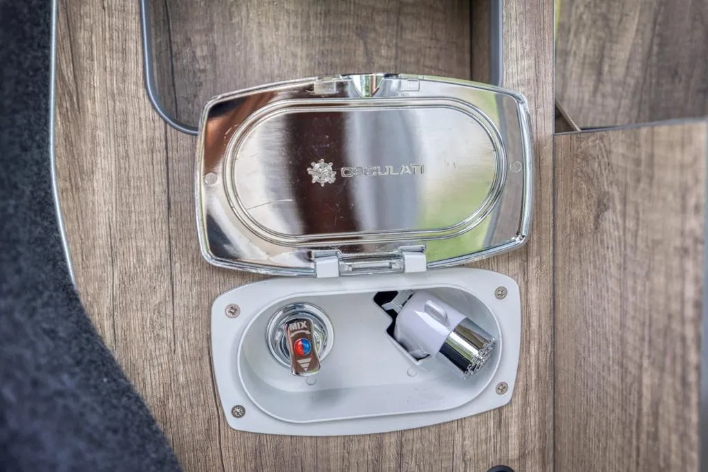Spécialiste aménagement intérieur VW T6.1 Long full options à Annecy : transformation van premium en Haute-Savoie