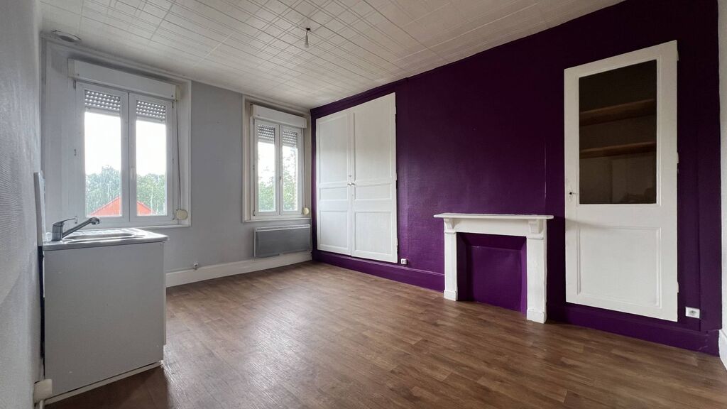 1er étage quant à lui propose un appartement type F3 d'environ 76m²