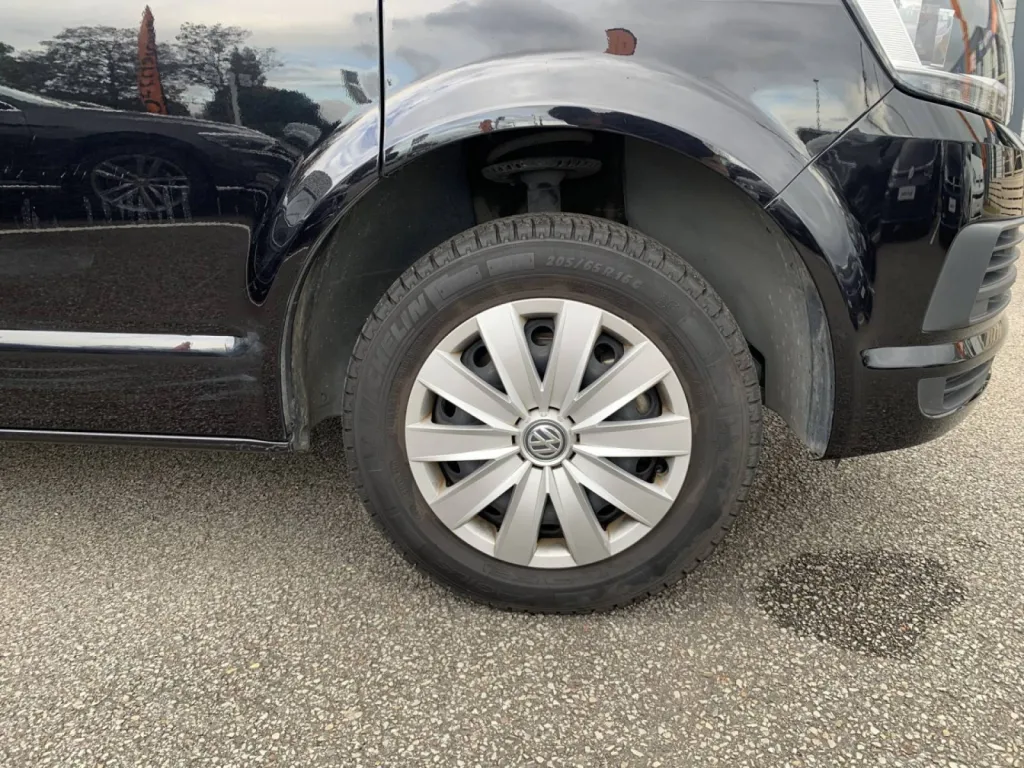 Véhicule utilitaire Caravelle d'occasion 150cv diesel boite automatique proche de Caudebec en Seine Maritime