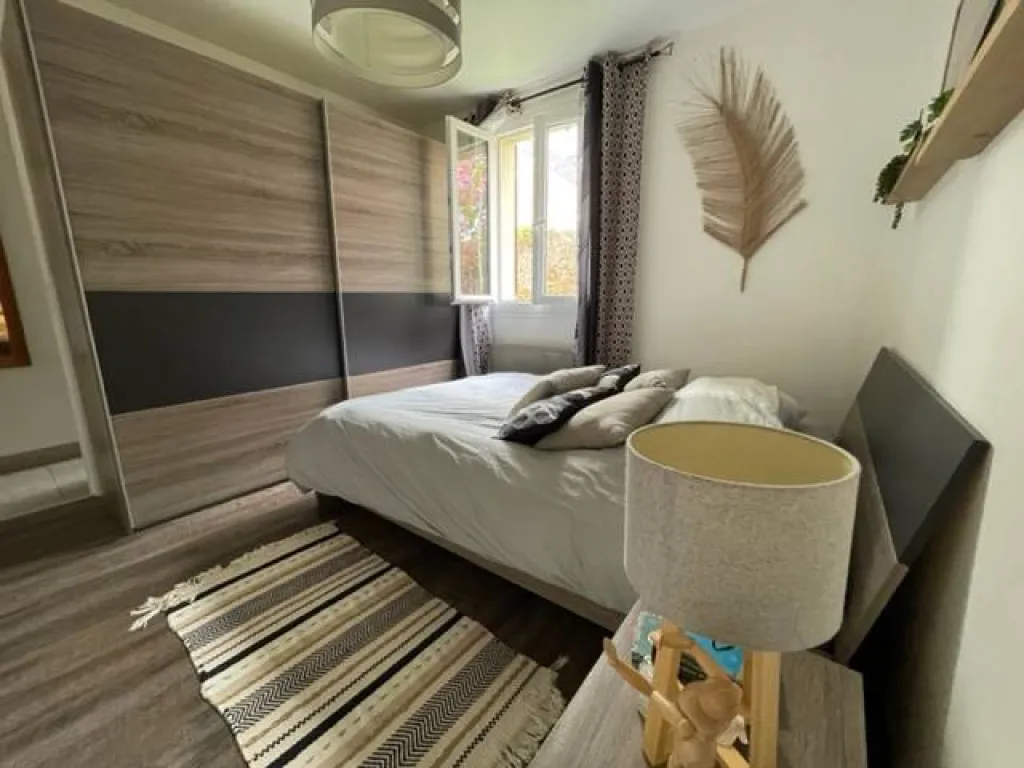 TERRAIN DE 380 M²