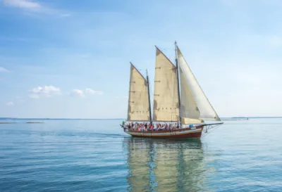 Organisez une sortie en mer dans le Var en louant un bateau à moteur