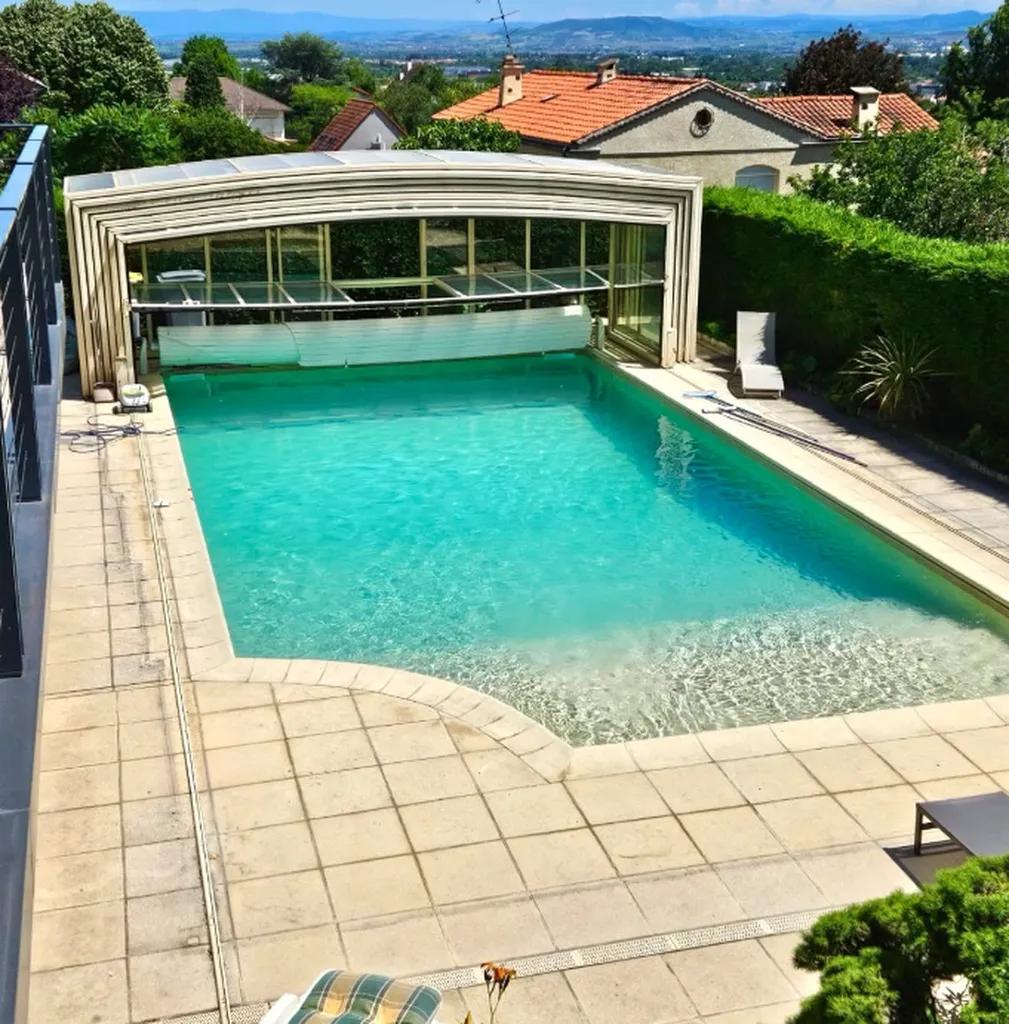 Moderniser une piscine existante pour améliorer ses équipements, son confort et son intégration extérieure