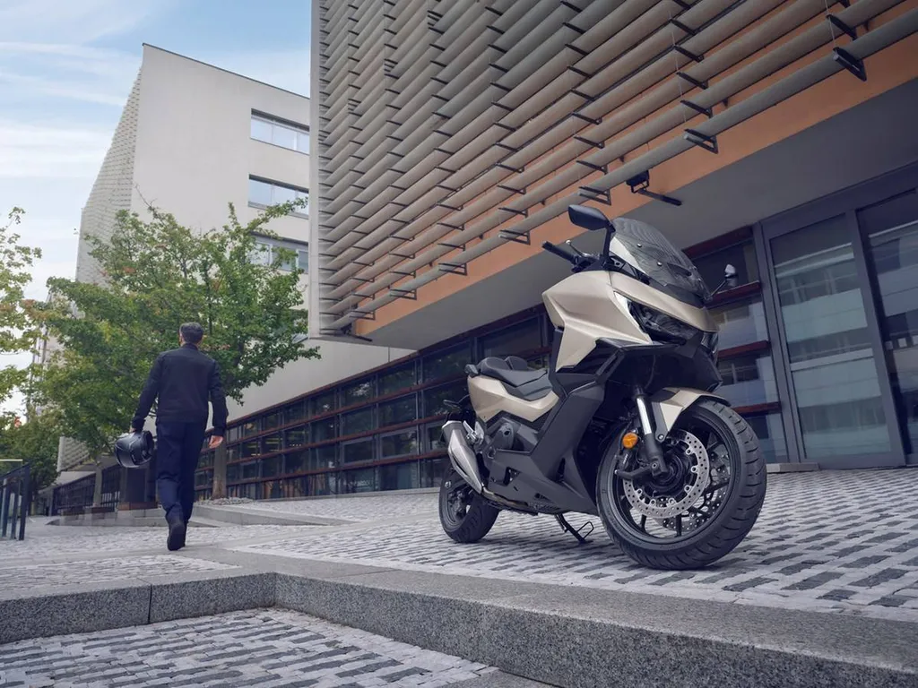 SCOOTER NEUF HONDA FORZA 750 2025 DANS LE VAR