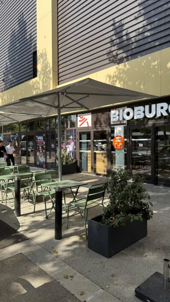Installation de parasols pour professionnels dans les Bouches du Rhones