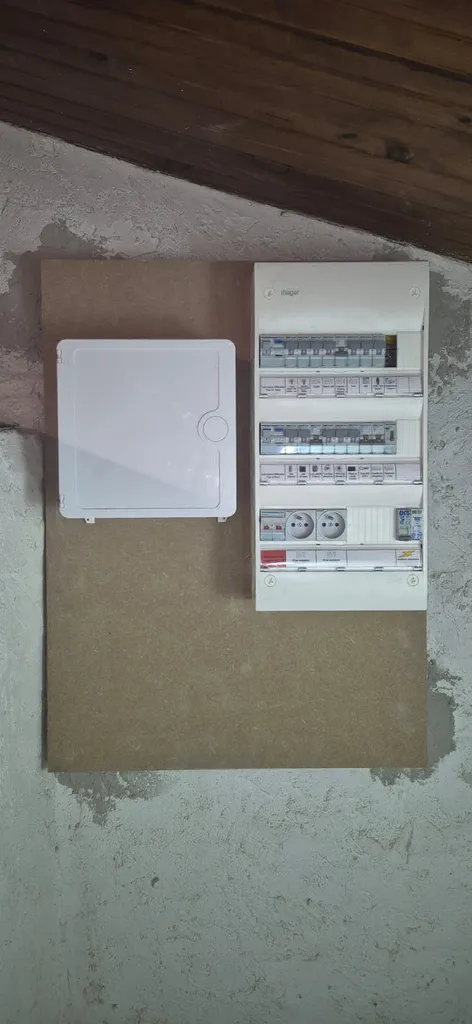 Rénovation complète et remise aux normes électriques d’un appartement à Les Arcs-sur-Argens