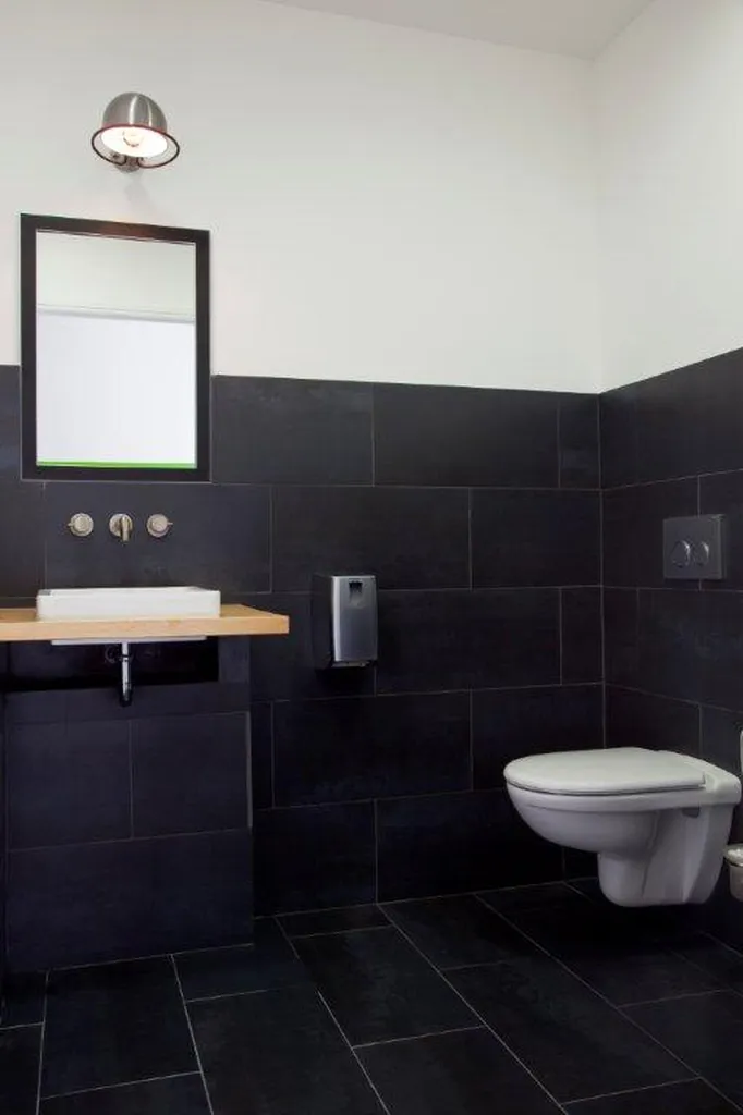 Toilettes handicapées- Aménagement du restaurant Fresh Food à Salon-de-Provence