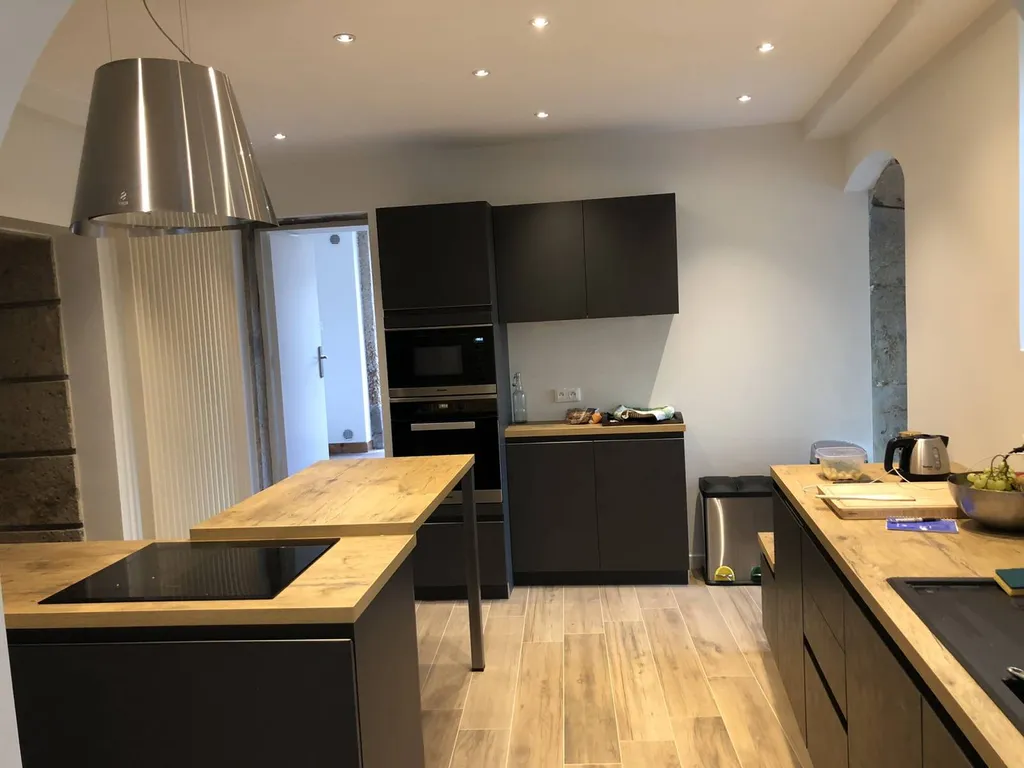 cuisiniste 69800