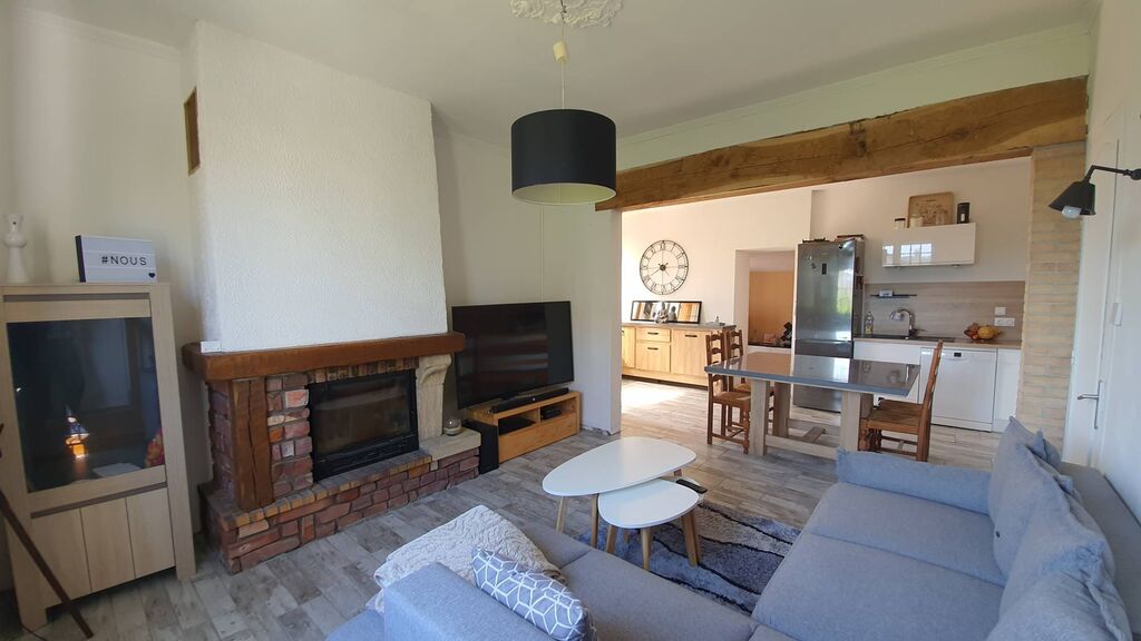 A vendre Maison avec jardin, 3 chambres, à 10 minutes de Dieppe 76200 et de la mer.