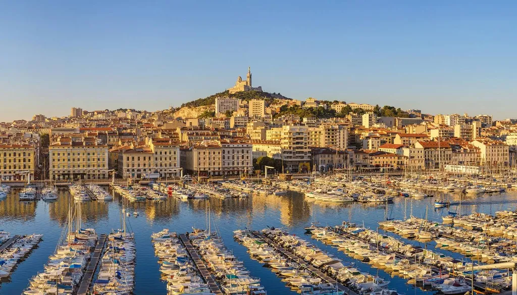 Avocat en droit public et fonction publique à Marseille pour la défense des fonctionnaires et professionnels de santé