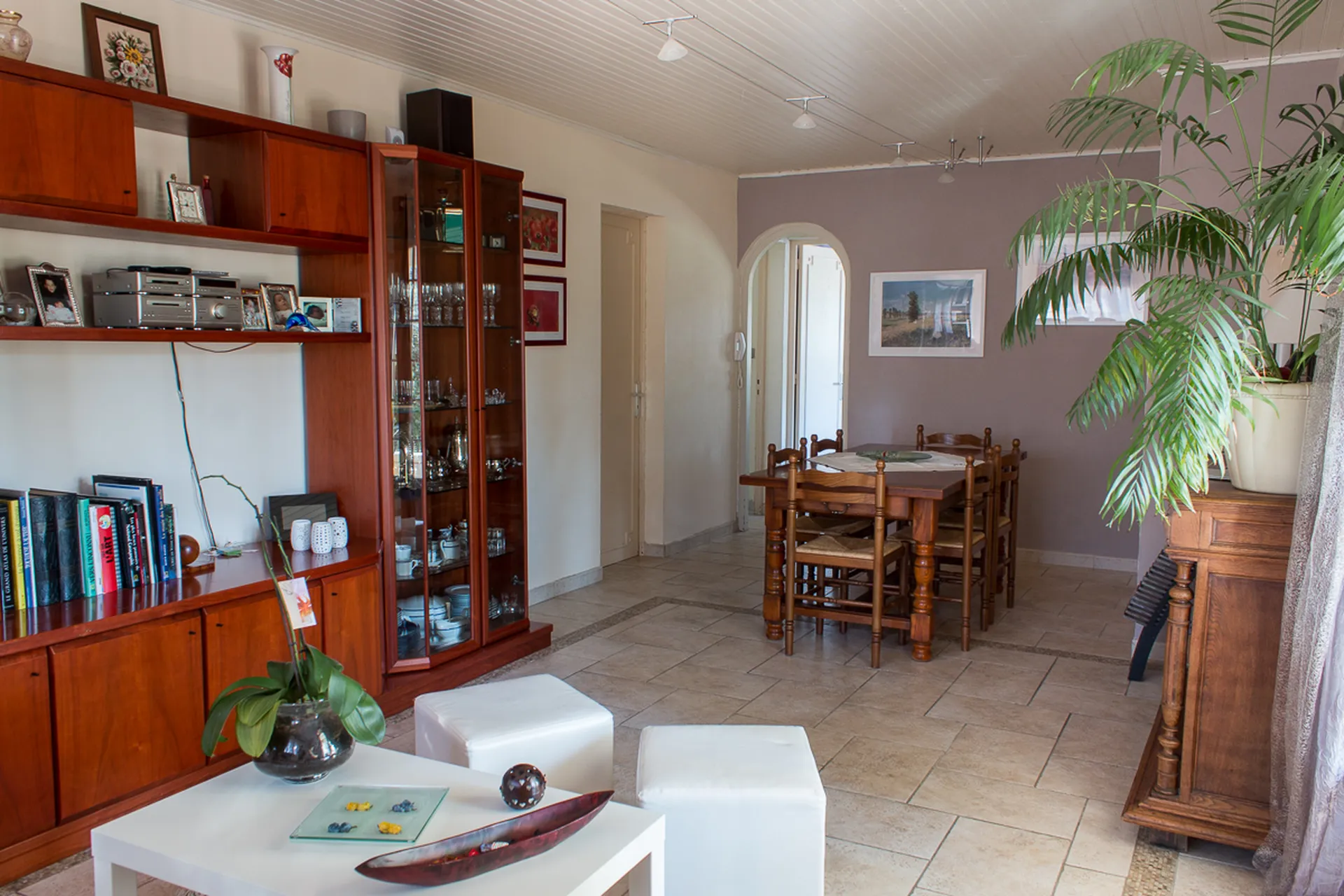  Vente logement en bas de villa 5/6 Roquefort La Bédoule de 143m² habitables avec 600m² de jardin privatif et garage