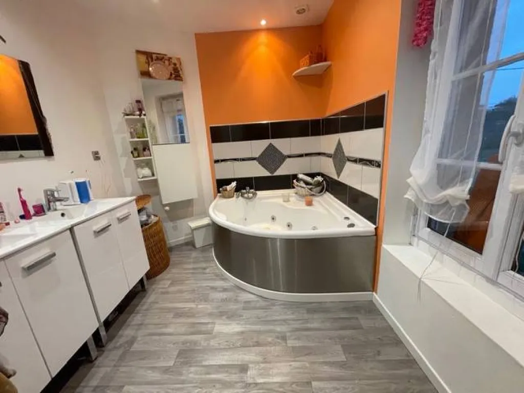A acheter, maison de brique avec beau jardin de 670m² au calme proche tourville la rivière 76410