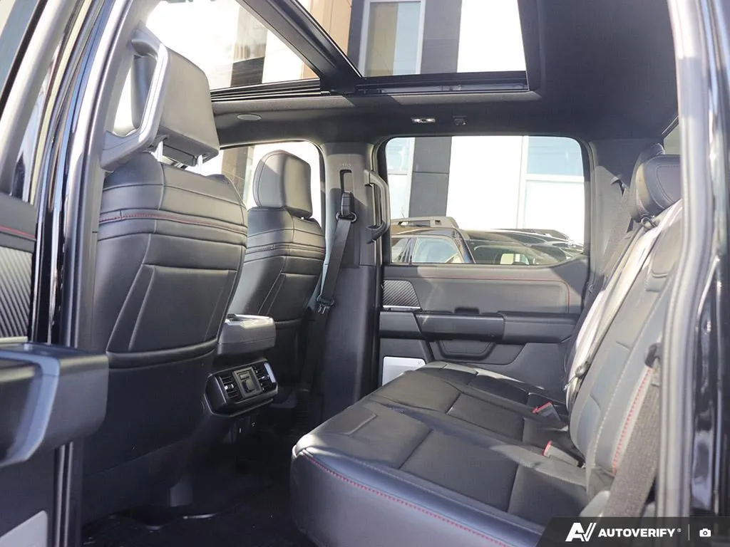 Ford F-150 Raptor 2025 V6 Bi-Turbo Pack 37 Toit Panoramique 9347 km Import Canada Livraison Europe 10 Semaines
