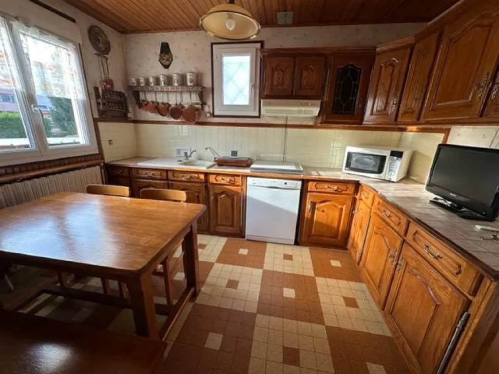 A vendre pavillon vivable de plain-pied de 100 m² sur un terrain de 686 m² sur la commune de SAINT PIERRE LES ELBEUF