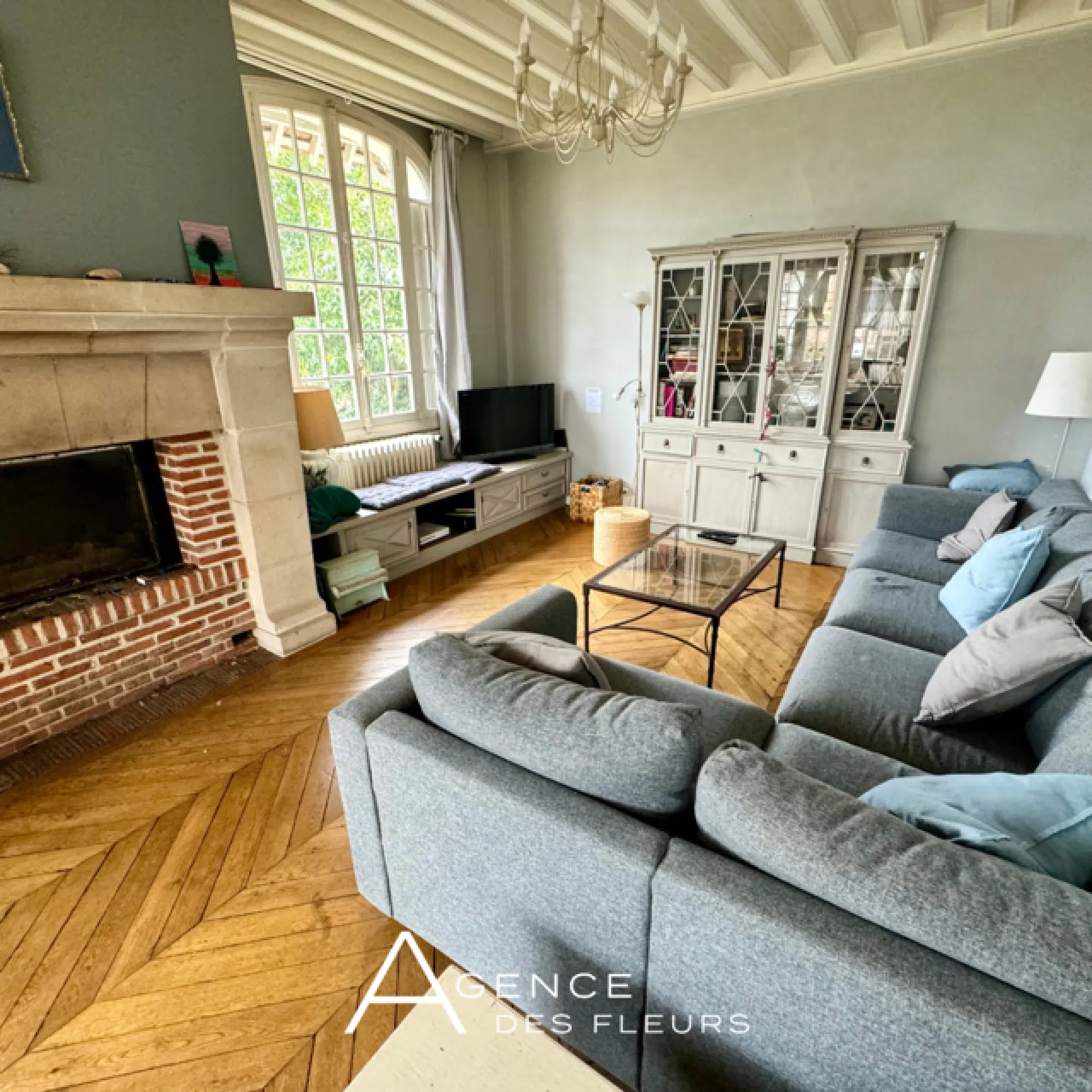 A vendre magnifique demeure anglo-normande de 197 m² habitables édifiée sur un terrain de 2350 m² sur la commune de ST PIERRE LES ELBEUF