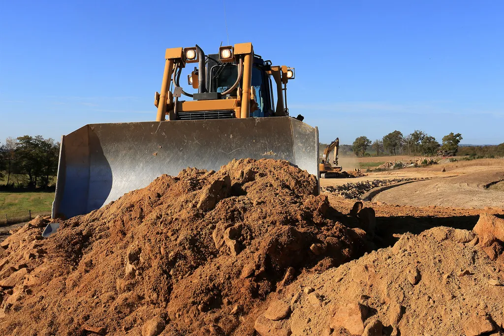 Entreprise spécialisée en terrassement à Sanary sur Mer pour fondations de villa, excavation piscine et travaux VRD dans tout le Var littoral.