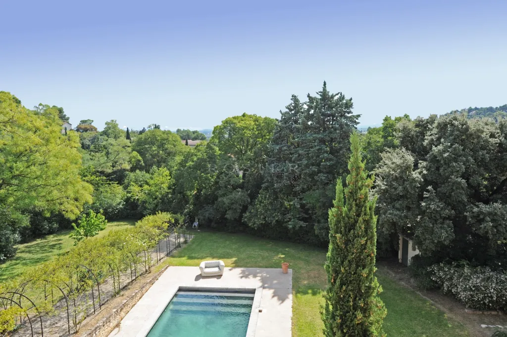 Belle propriété avec piscine à vendre proche d'Avignon