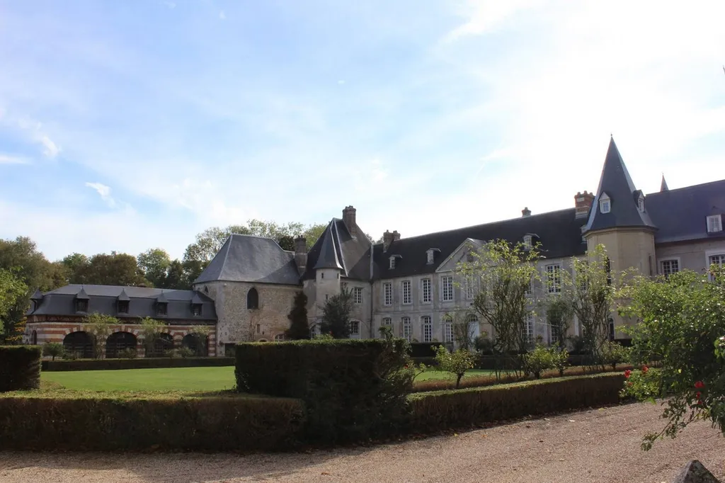 Notre zone d'activité pour ce serviceAchat château en bon état avec grand jardin