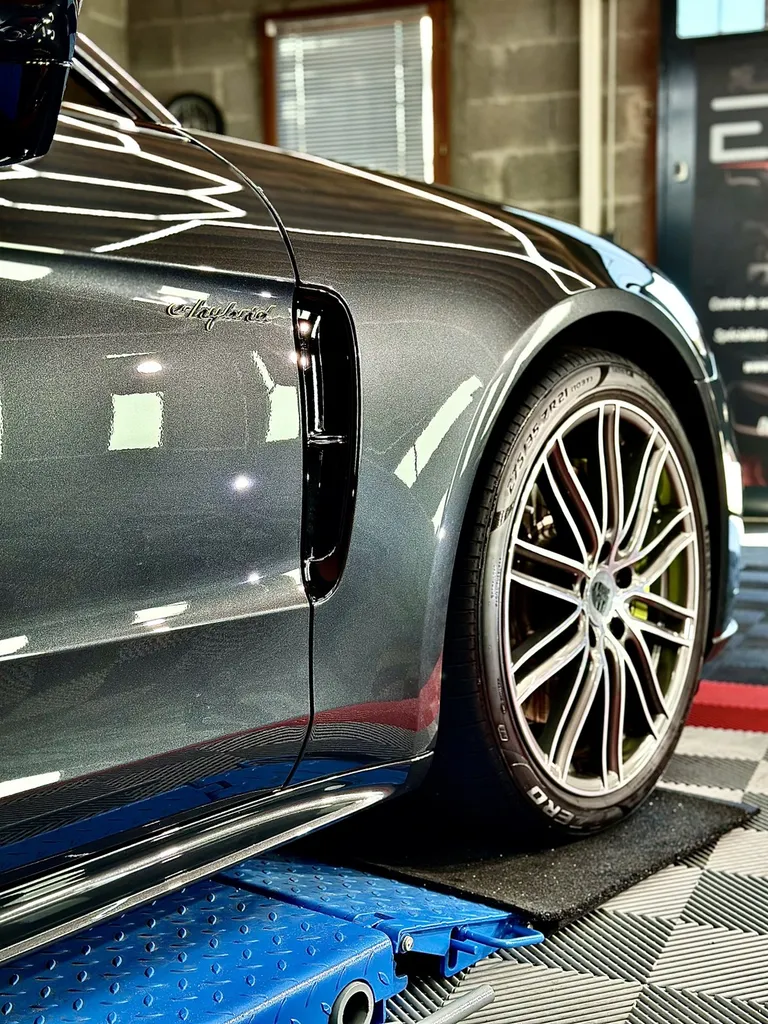 DETAILING Lyon traitement céramique carrosserie Porsche panamera 
