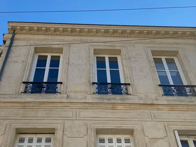 Fenêtre en PVC double vitrage de la gamme Elith de chez Pierret