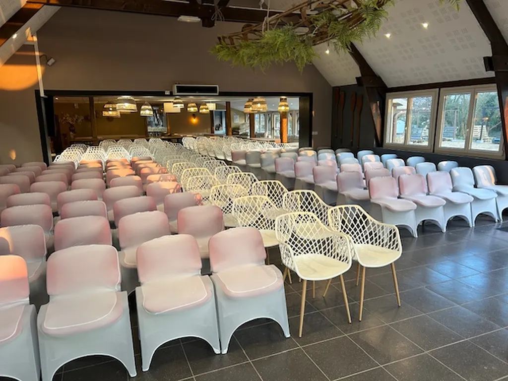 ou trouver une salle avec bel espace d'acceuil proche Caen?