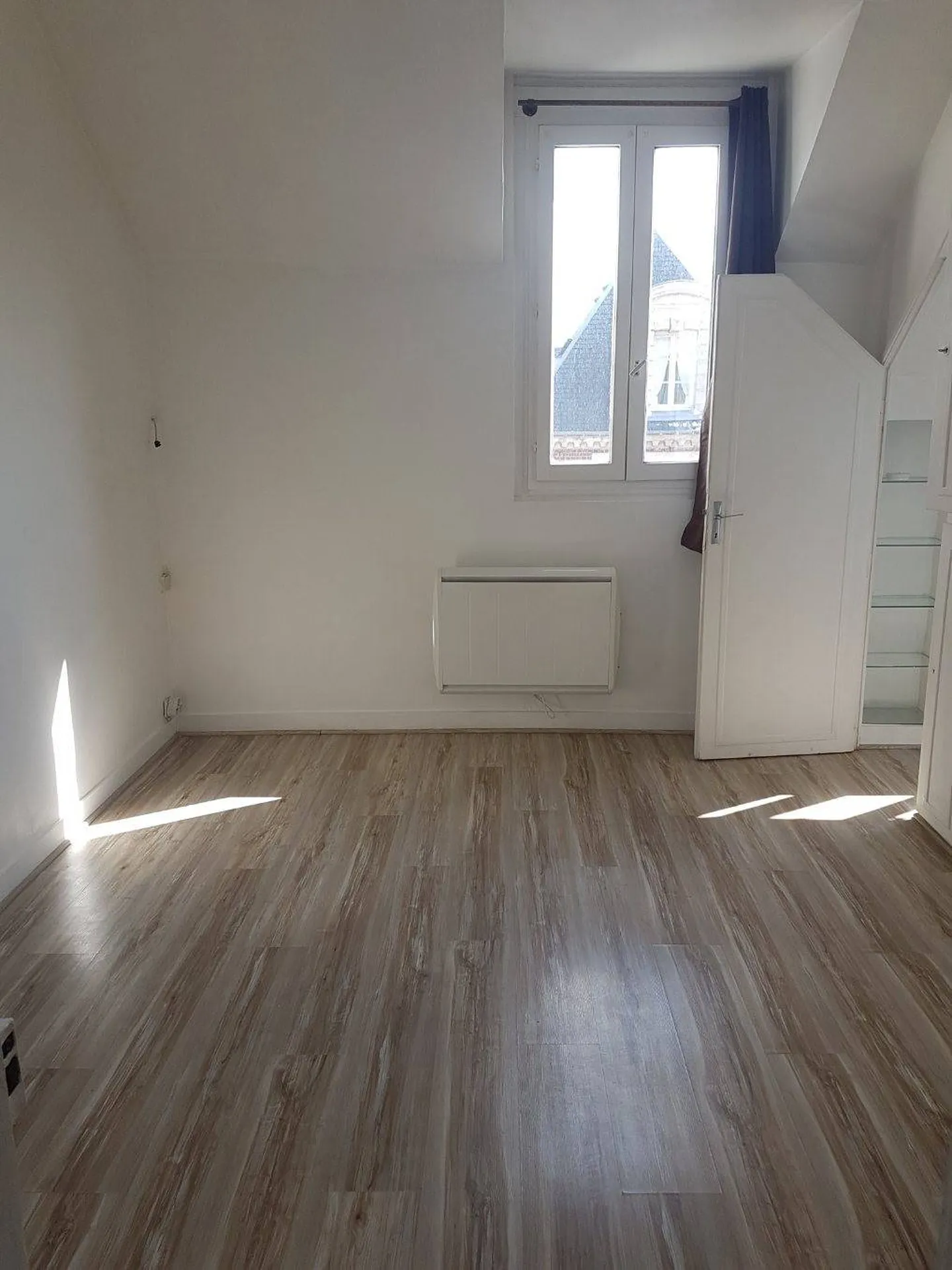 En vente Appartement type F2 de 39.50m² loi carrez, au 3ème et dernier étage d'une résidence sécurisée.