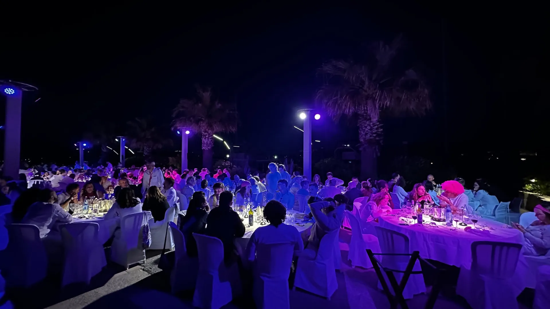 location lampe de table led pour diner à Toulon dans le var