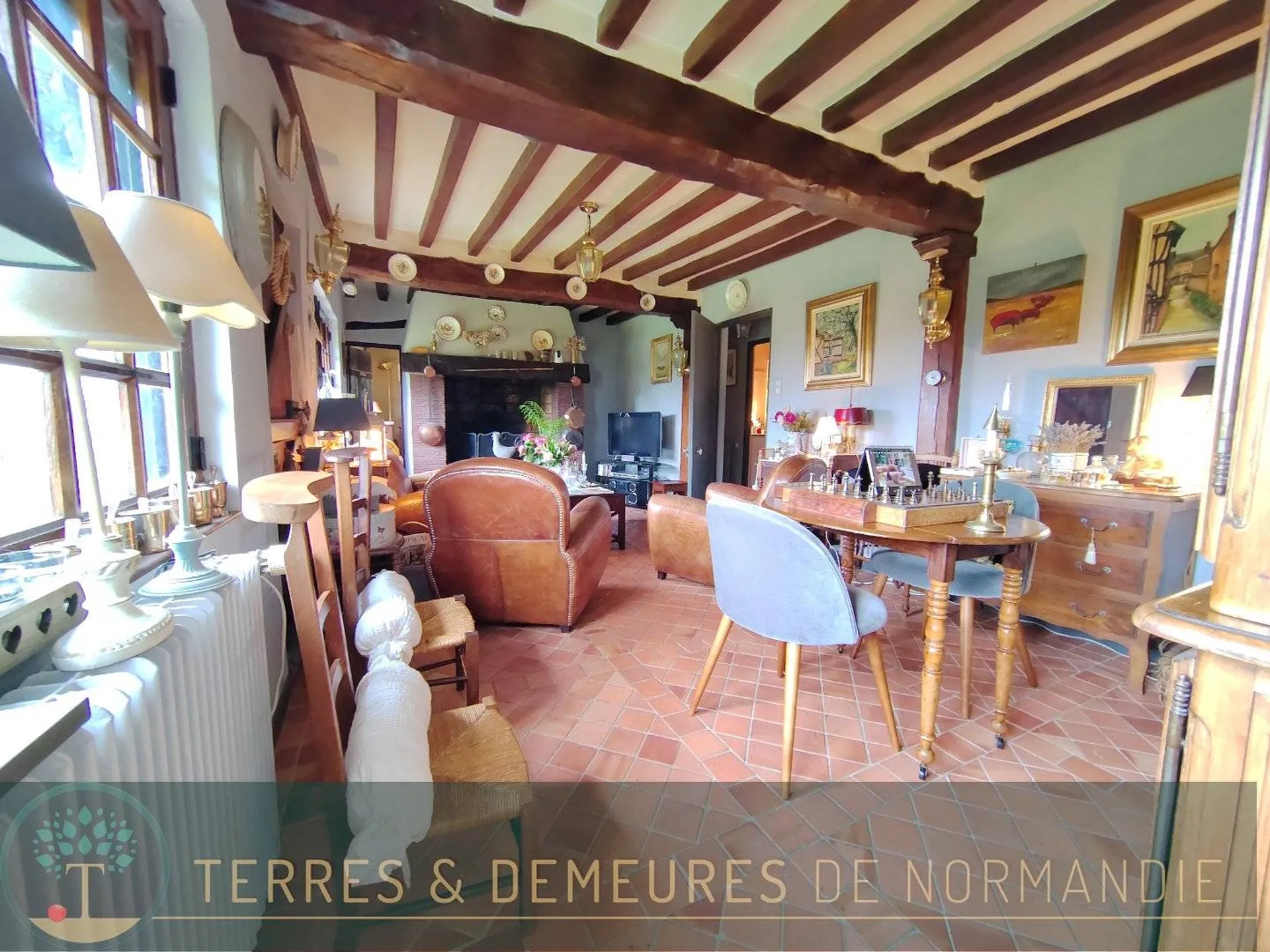 BOURNEVILLE-SAINTE-CROIX  (27500), 5 minutes des commerces.