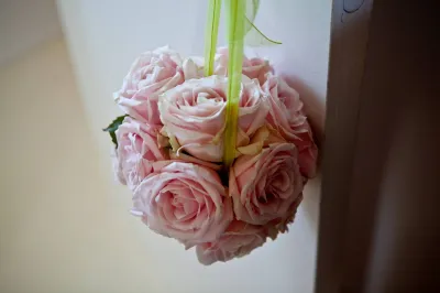 Pink bridal bouquet in Paris 