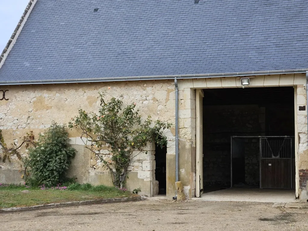 bien à vendre avec une agence immobilière spécialisée dans les biens haut de gamme en sarthe