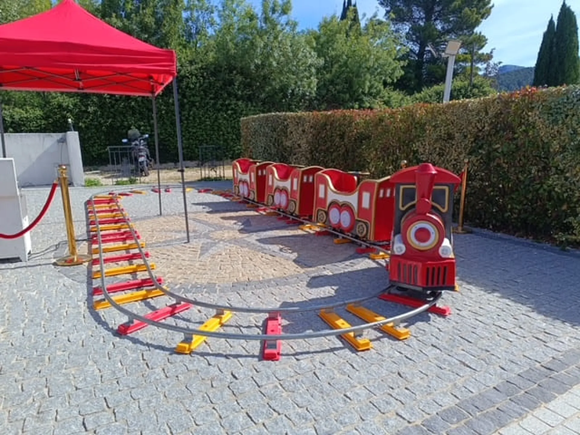 Inauguration d’un petit train événementiel pour animation familiale
