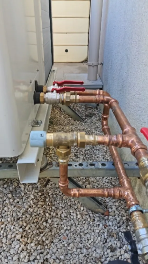 Pose d'une pompe à chaleur à partir de 4 990€ avec votre partenaire Provence Energie Solaire Services 