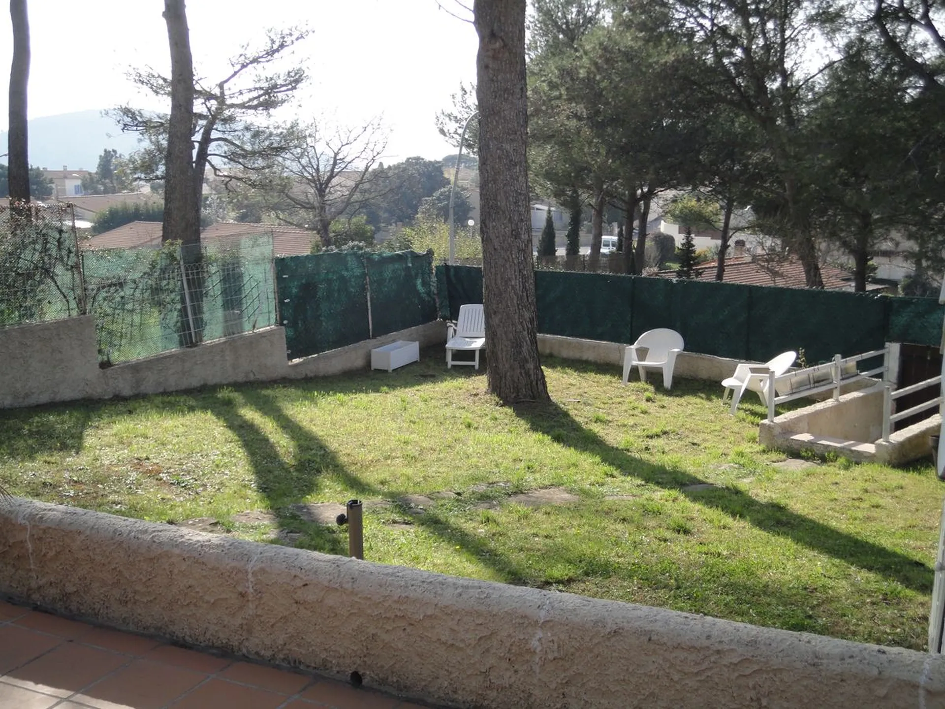 Vue dégagée et terrain bien exposé pour cette maison T5/6 à Roquefort la Bédoule