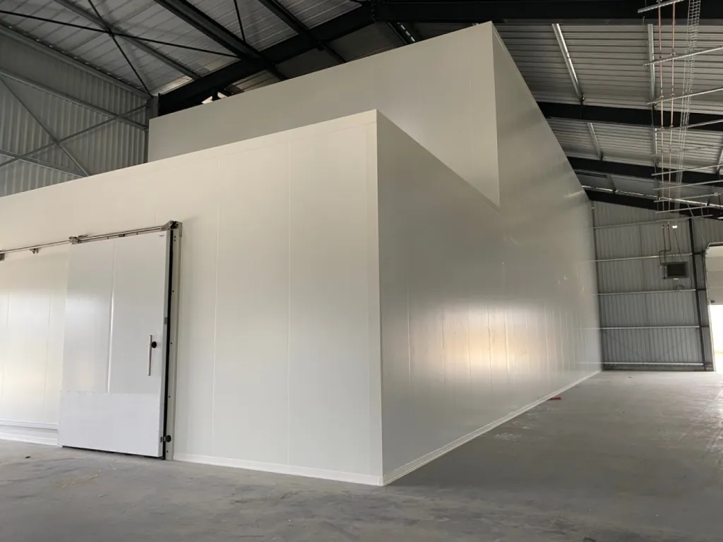 Chambre froide de type agricole pour du stockage de palox bois réalisé par la société AP3M 